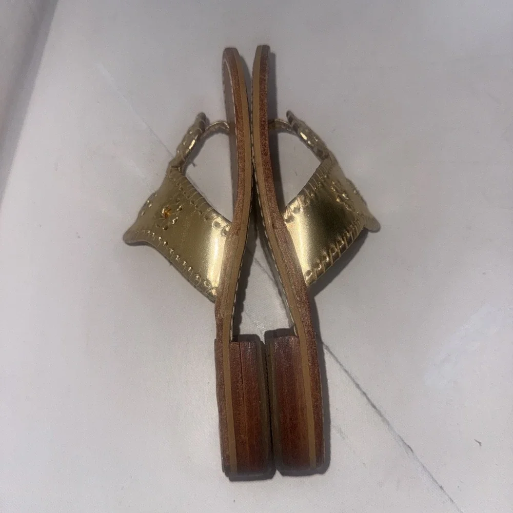 Jack Rogers Gold Leather Preppy Medallion Old Money Sandals USA Women's Size 4